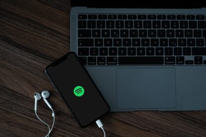 ¿Cuánto paga Spotify a los artistas?