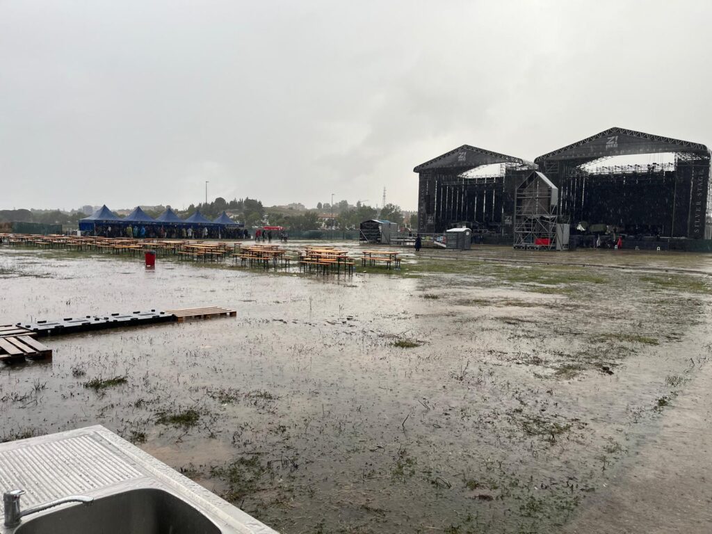 Z-Live Rock 2023: la lluvia obligó a detener una de las jornadas.