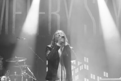 Nuevo vídeo de Cemetery Skyline