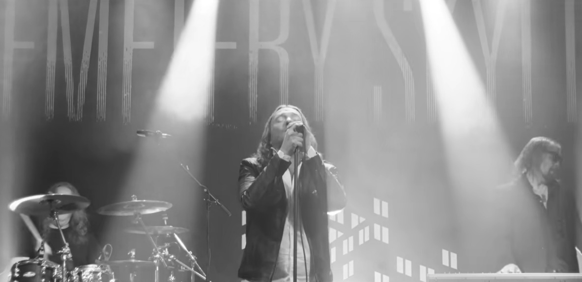 Nuevo vídeo de Cemetery Skyline