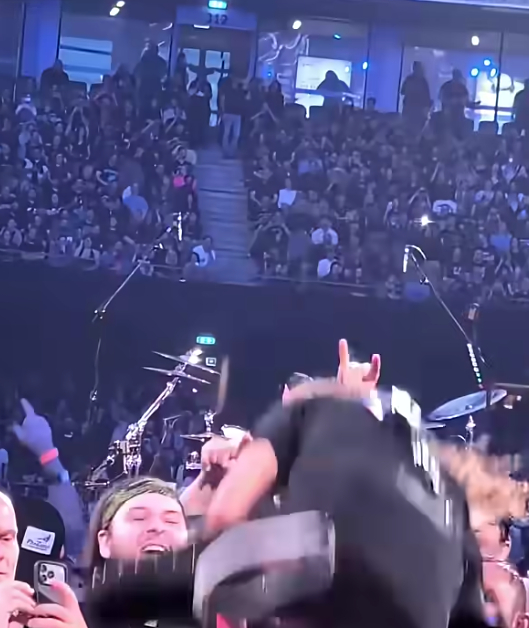Caída Kirk Hammett Metallica