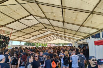 Heavy metal y camisetas negras