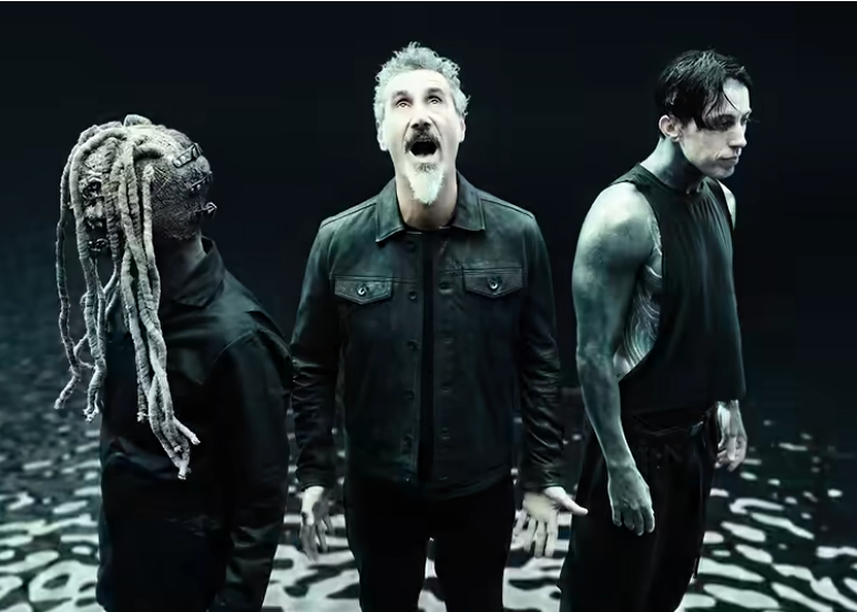 Corey Taylor y Serj Tankian, con Falling in Reverse