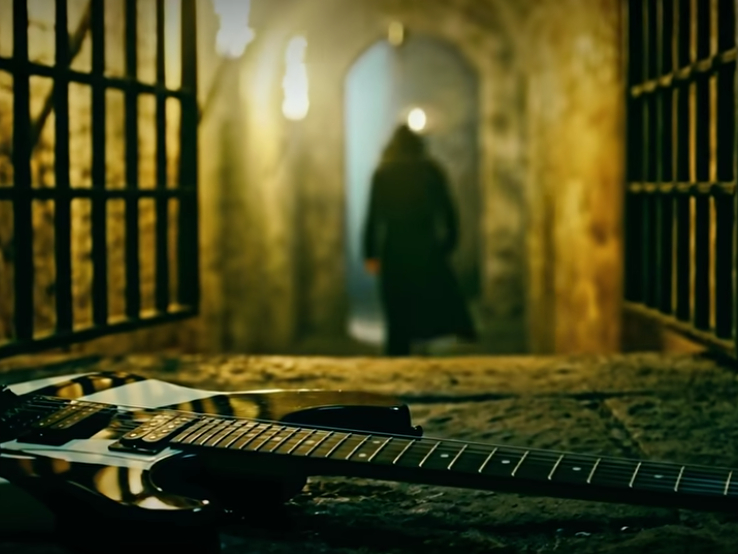 Stryper Here in My arms